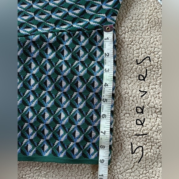 Zara Geometric Print Women’s Short Sleeves V-Neck, notched collar Top Sz: Medium - Picture 9 of 11